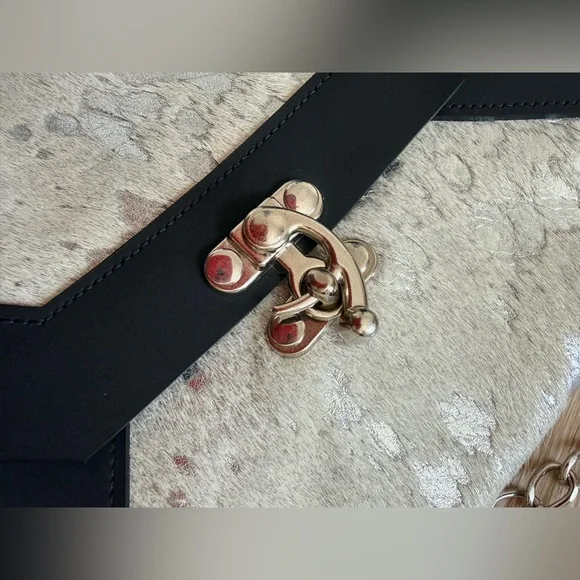 NWT NEW $300 Erika Lynn Cowhide Leather Envelope Crossbody Clutch Silver Black - Picture 6 of 9